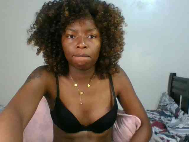 Ebony-slut254 webcam