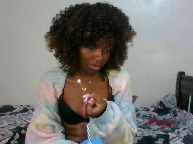 Ebony-slut254 webcam