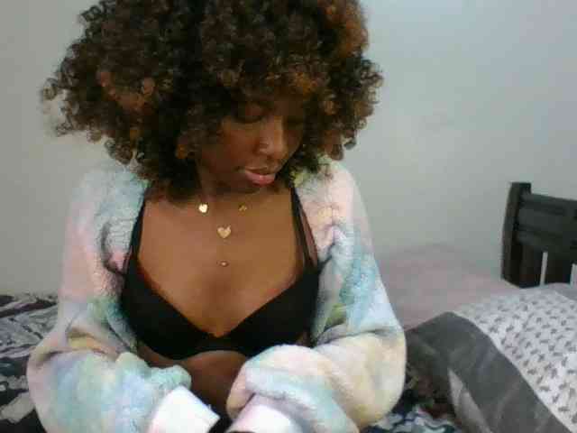 Ebony-slut254 webcam