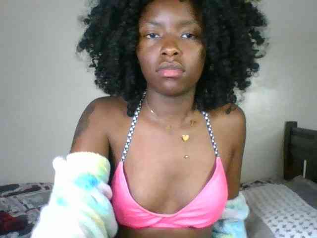 Ebony-slut254 Live Webcam on BongaCams