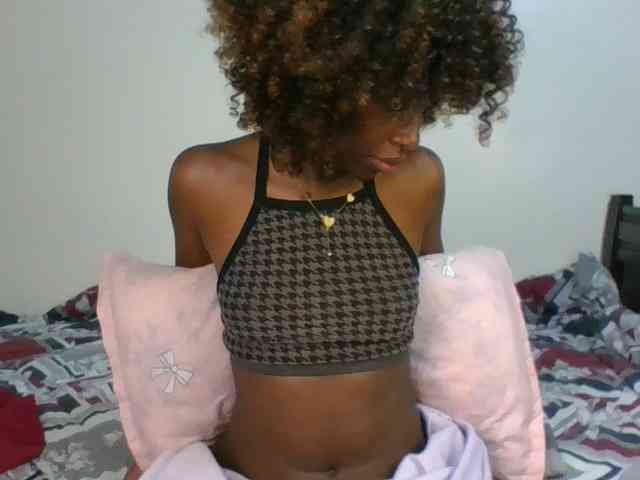 Ebony-slut254 webcam