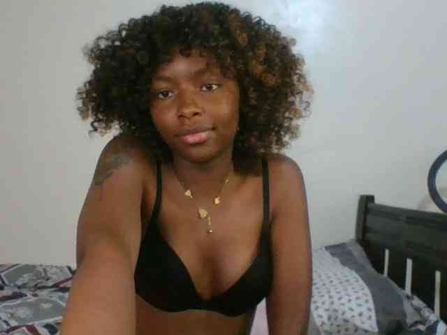 Ebony-slut254 webcam