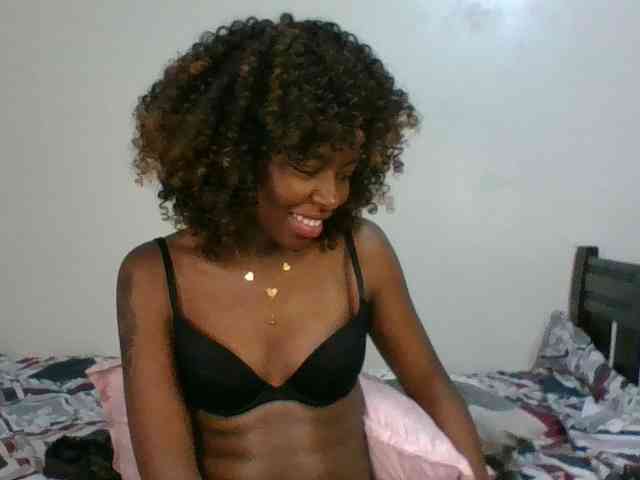 Ebony-slut254 webcam