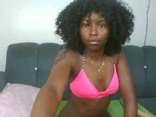 Ebony-slut254 webcam