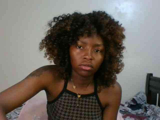 Ebony-slut254 webcam