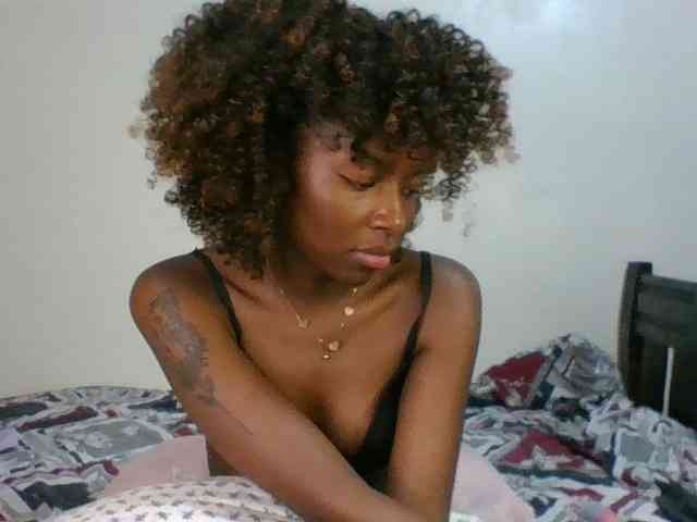 Ebony-slut254 webcam