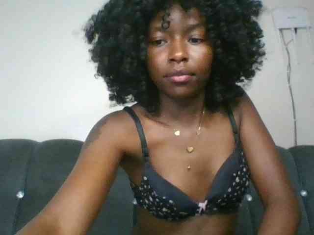 Ebony-slut254 webcam
