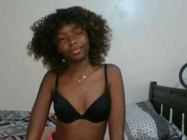 Ebony-slut254 webcam