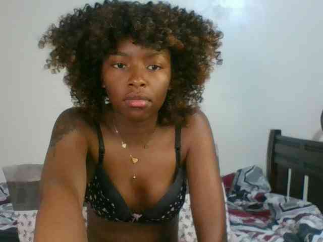 Ebony-slut254 webcam