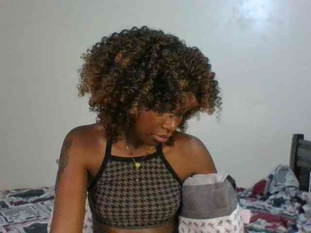 Ebony-slut254 webcam