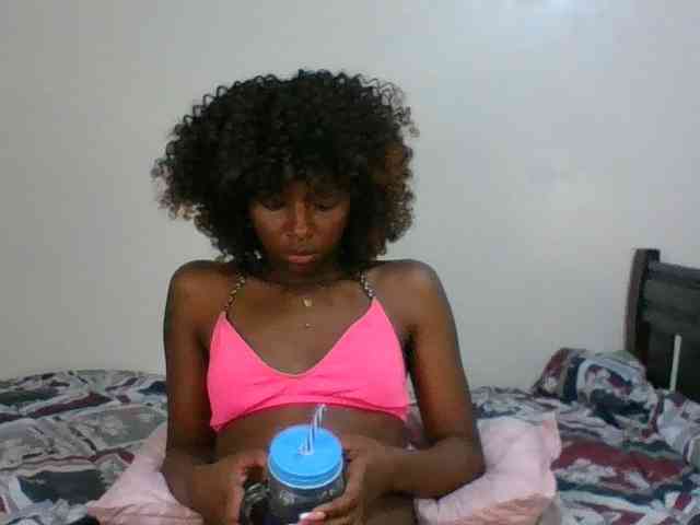 Ebony-slut254 webcam