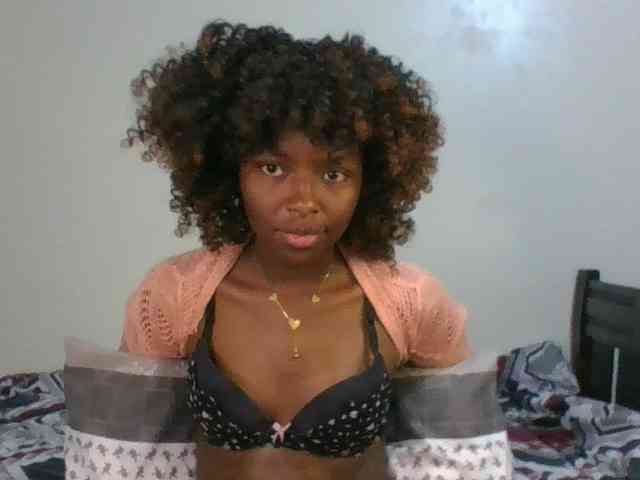 Ebony-slut254 webcam