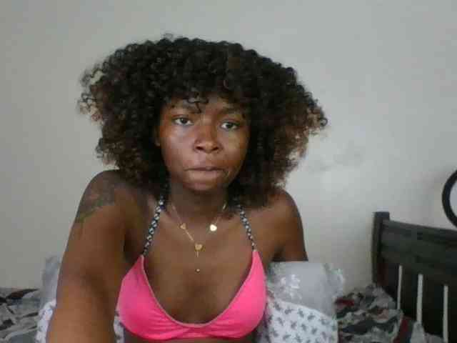 Ebony-slut254 Live Webcam on BongaCams