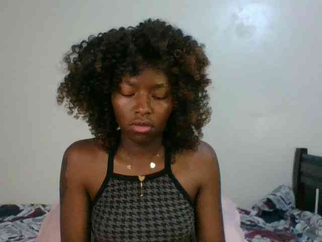 Ebony-slut254 webcam