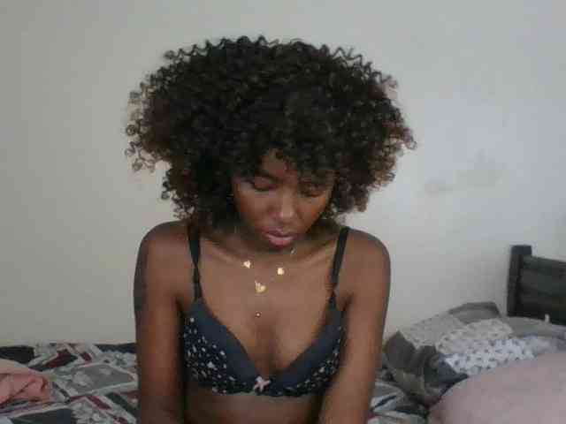 Ebony-slut254 webcam