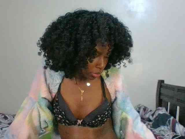Ebony-slut254 webcam