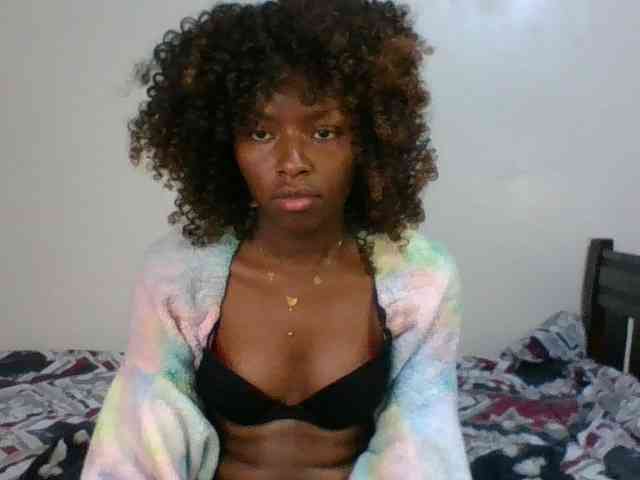 Ebony-slut254 webcam