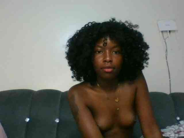 Ebony-slut254 webcam