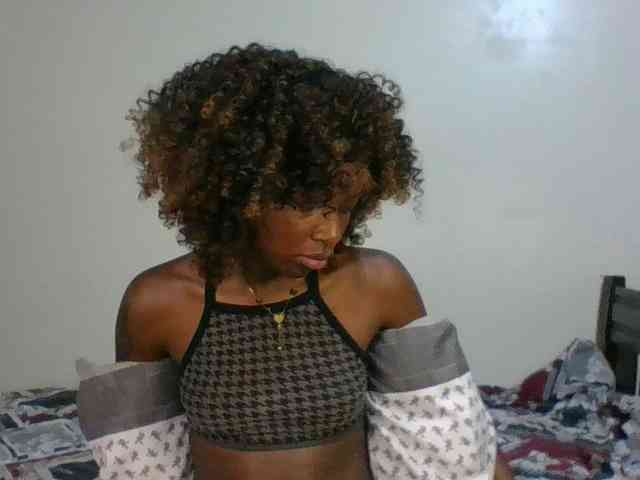 ebony-slut254's live room