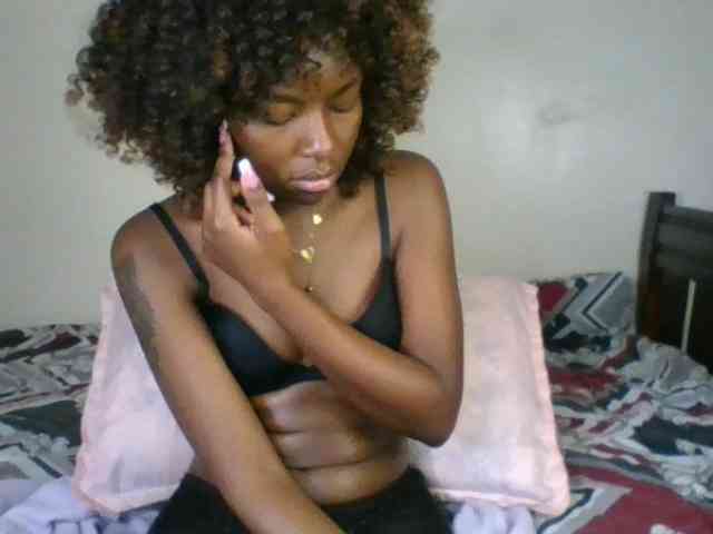 Ebony-slut254 webcam