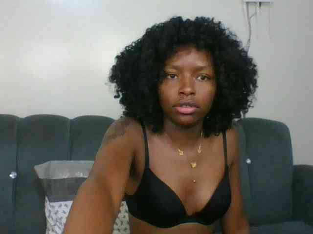 Ebony-slut254 webcam