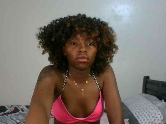 Ebony-slut254 webcam