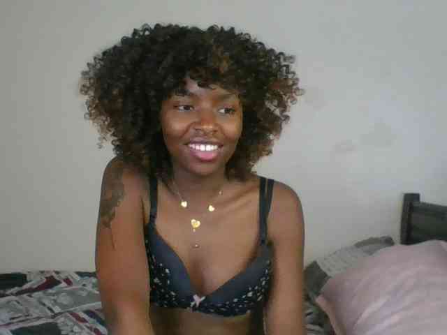 Ebony-slut254 webcam
