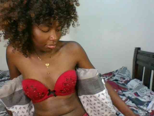 Ebony-slut254 webcam