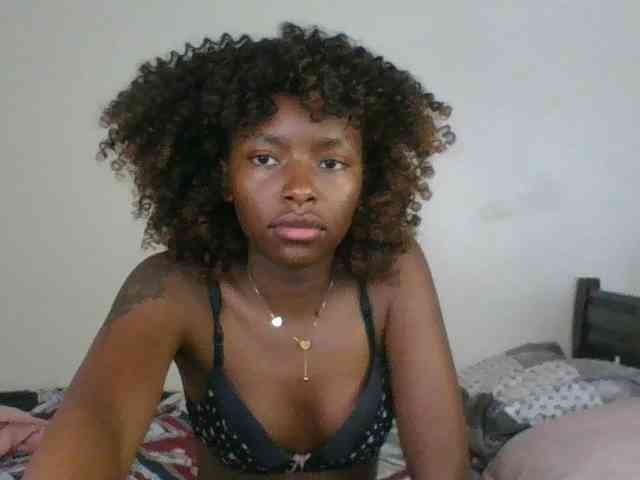 Ebony-slut254 webcam