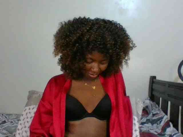Ebony-slut254 webcam