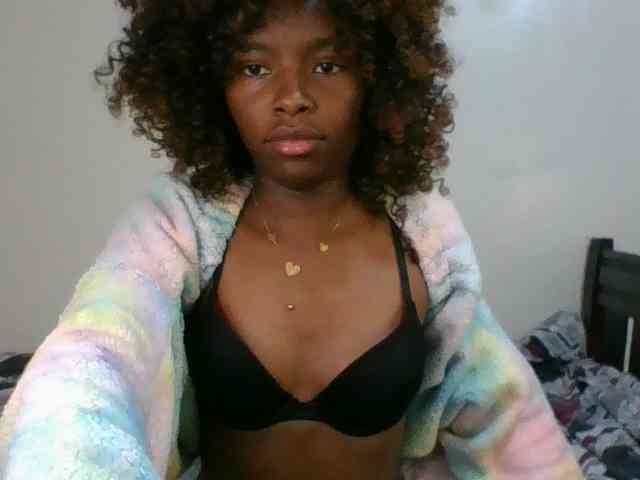 Ebony-slut254 webcam