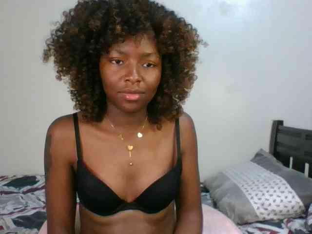 Ebony-slut254 webcam