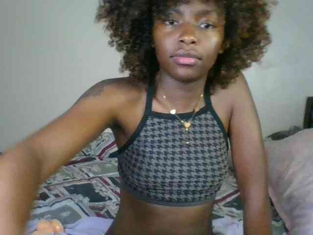 Ebony-slut254 webcam