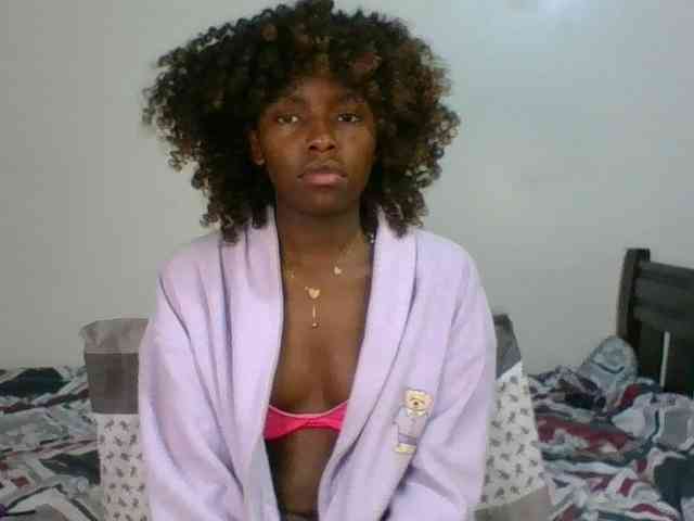 Ebony-slut254 webcam