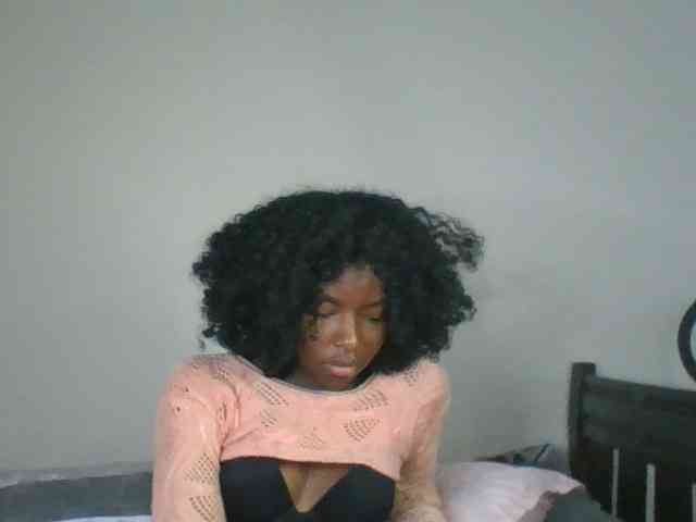 Ebony-slut254 webcam