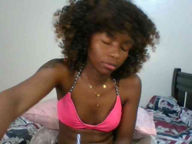 Ebony-slut254 webcam