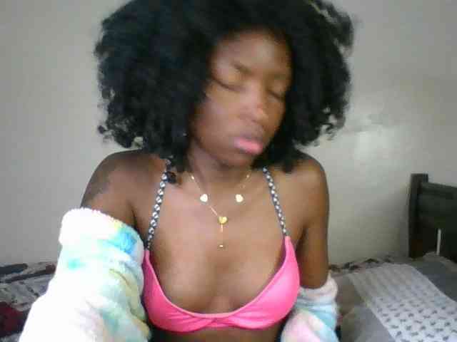 Ebony-slut254 Live Webcam on BongaCams