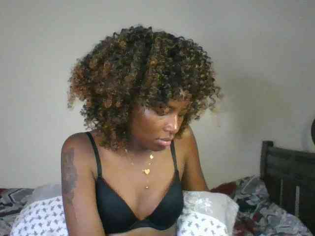 Ebony-slut254 Live Webcam on BongaCams