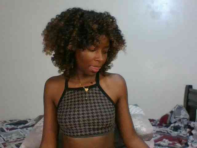 Ebony-slut254 webcam