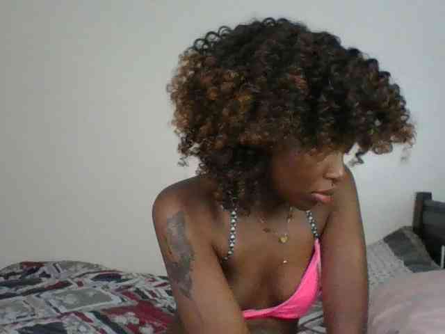 Ebony-slut254 webcam