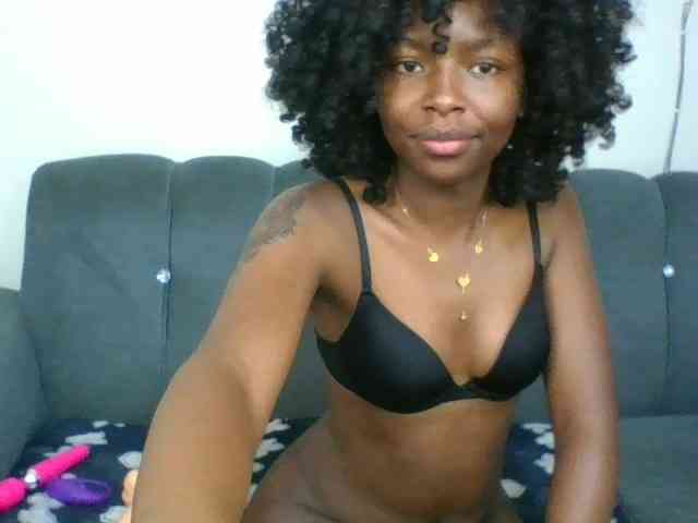 Ebony-slut254 webcam