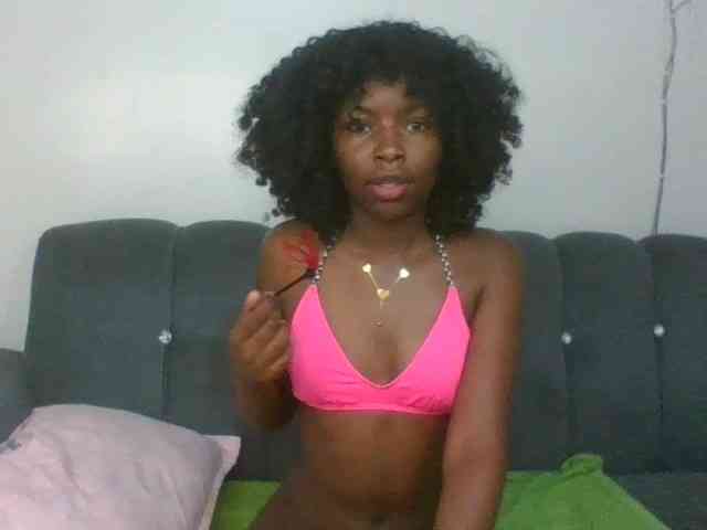Ebony-slut254 webcam