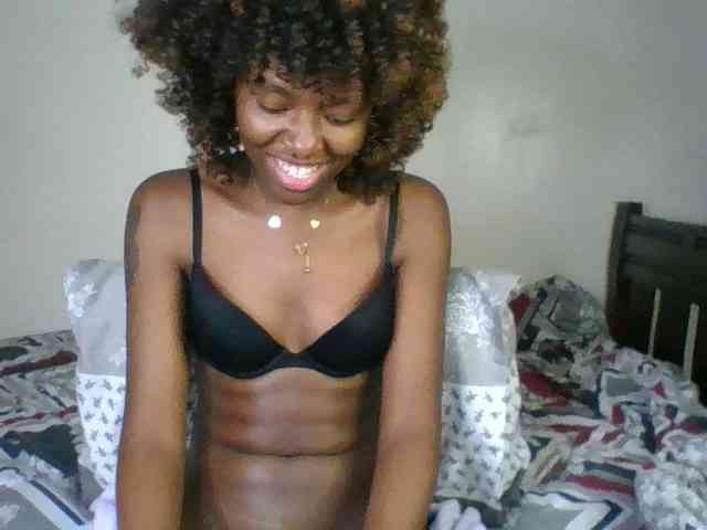 Ebony-slut254 webcam