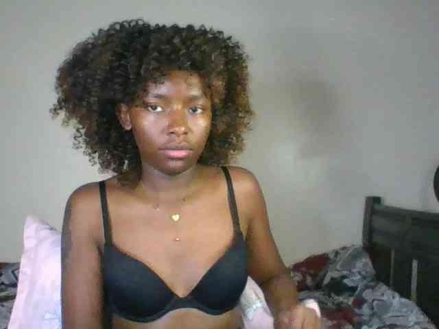 Ebony-slut254 webcam