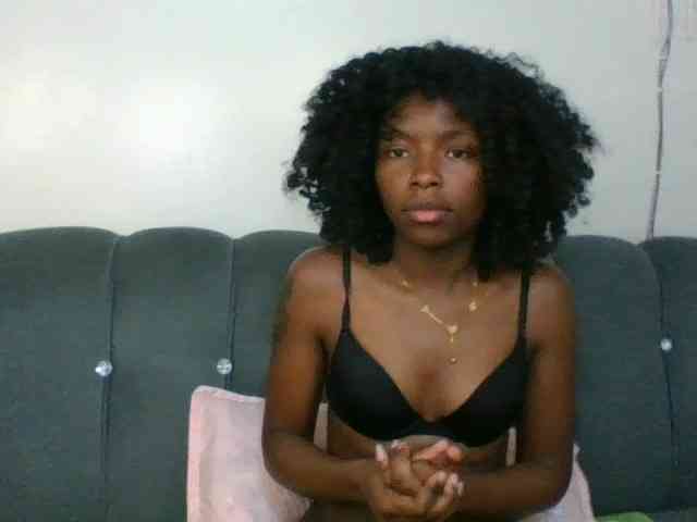 Ebony-slut254 webcam