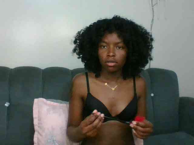 Ebony-slut254 webcam