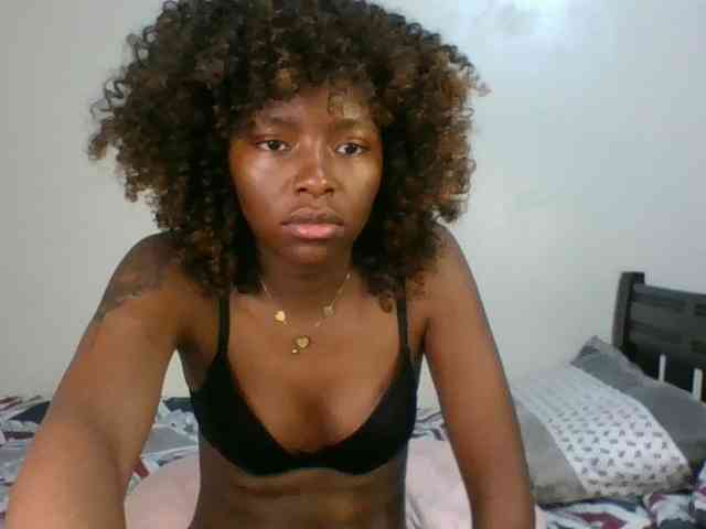 ebony-slut254's live room