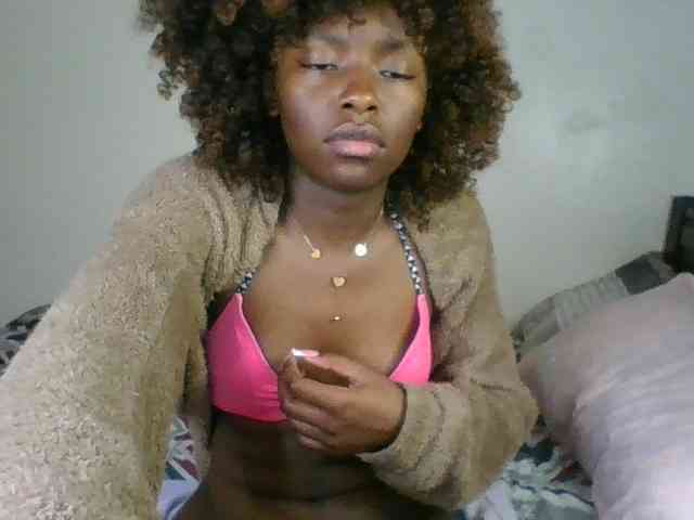 Ebony-slut254 webcam