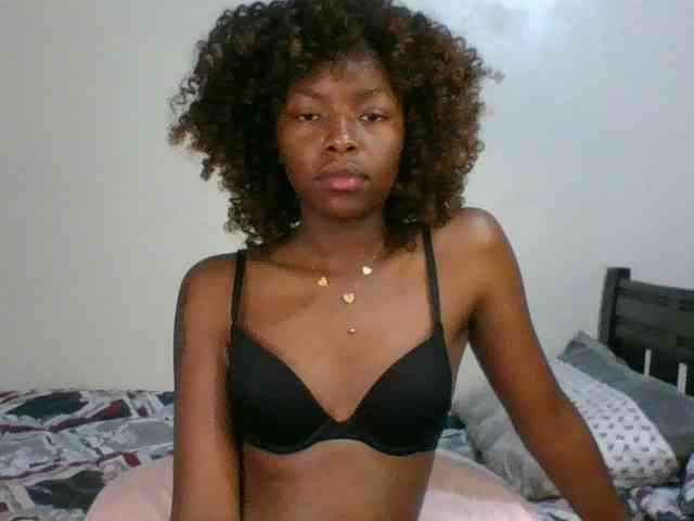 Ebony-slut254 webcam