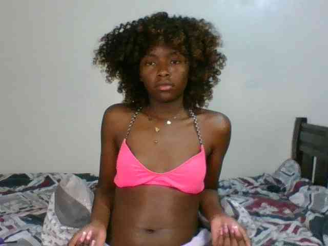Ebony-slut254 webcam